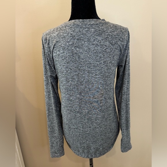 Women’s ATHLETA Uptempo long sleeve top- Heather grey. Size Small - Picture 5 of 8